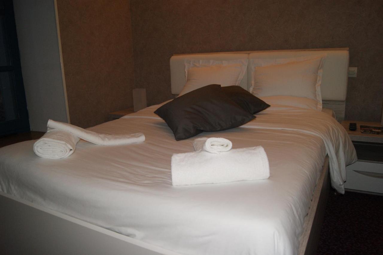 Relais Du Prieure Hotel Le Magny  ภายนอก รูปภาพ
